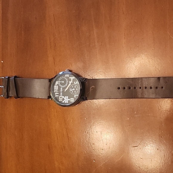 Zoo York Charcoal and Black Timepiece - Picture 2 of 3